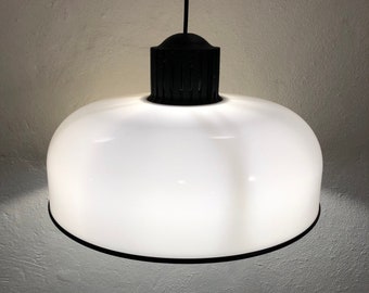 Danish postmodern large ceiling lamp in white & black plastic from the 1980s - design from Lyskær