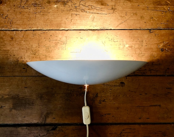 krijgen Fascinerend analyse Vintage IKEA Minimalist Up-light Halfmoon Wall Lamp in White - Etsy Norway