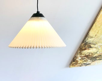 Vintage Le Klint original Danish mid century modern pleated ceiling lamp in white - design by Tage Klint in 1945