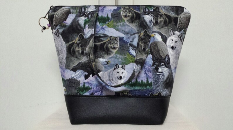 wide bottom lunch bag