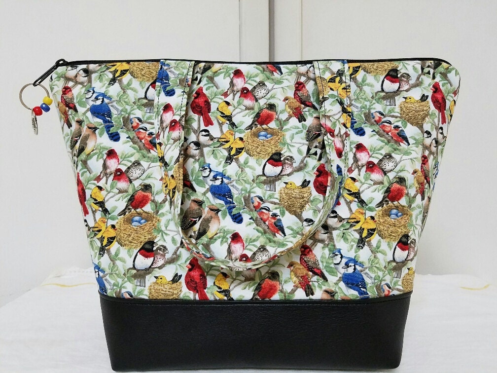 wide bottom lunch bag