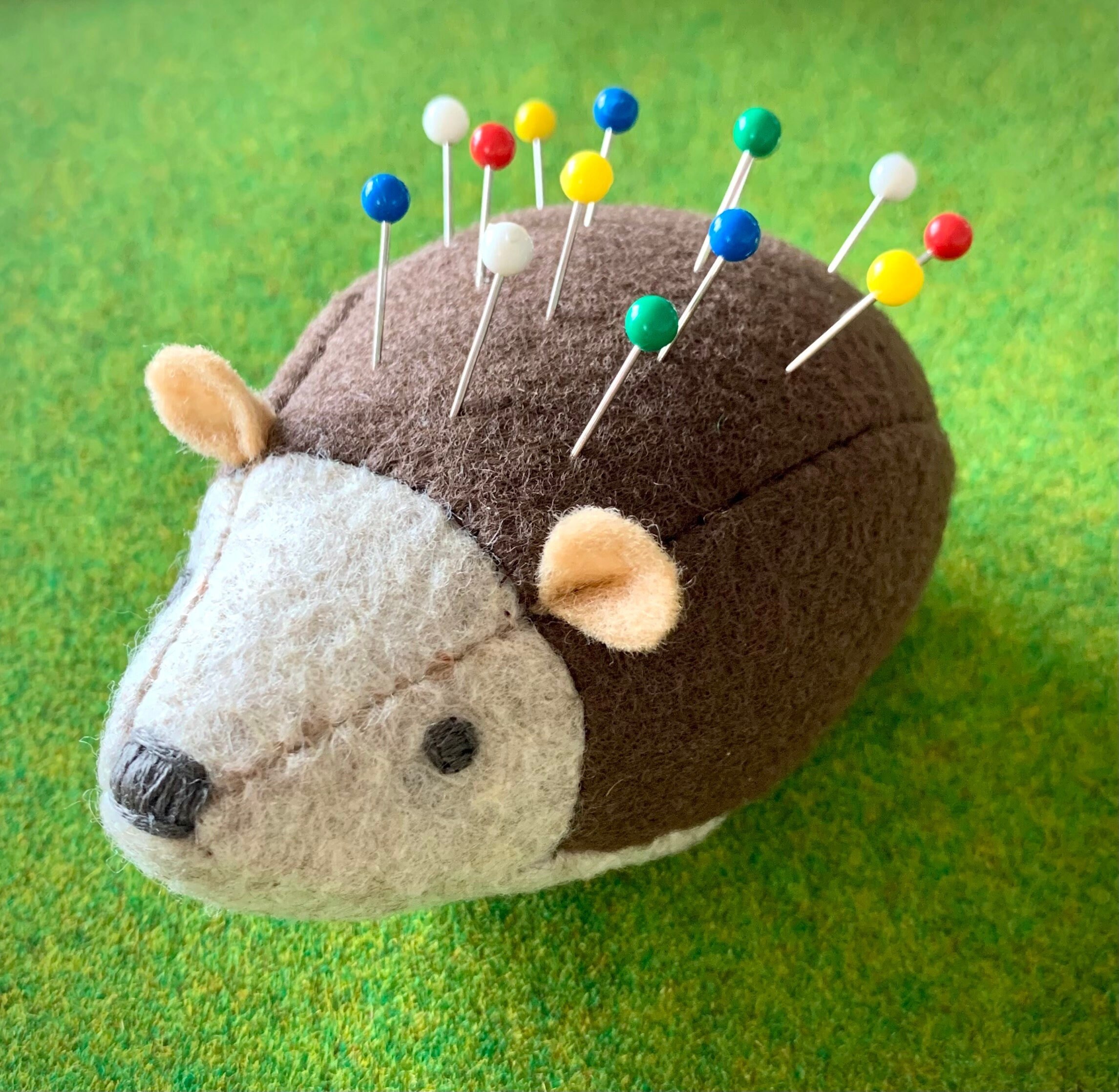  101 Pieces Hedgehog Pin Cushion Cute Large Pin