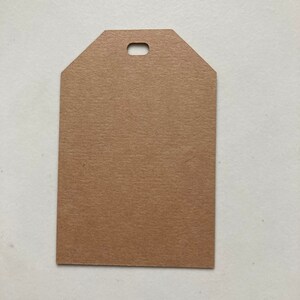 50 etiquetas troqueladas Kraft, etiquetas de regalo en blanco, cartulina Kraft, etiquetas de papel, etiquetas minoristas en blanco, suministros para álbumes de recortes, diario basura, fabricación de tarjetas