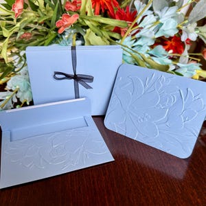 Set mit 10 Versendebaren Lilienblumen Briefpapier, Dankeskarten, Hochzeitskarten, Karten für alle Gelegenheiten, leere geprägte Karten und Umschläge