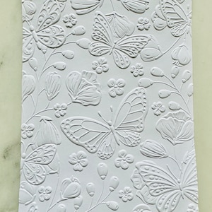 Papillons - lot de 5 papillons en relief 3D profonds, arrière-plan de carte, dessus de carte, papier design, feuilles de papier cartonné en relief