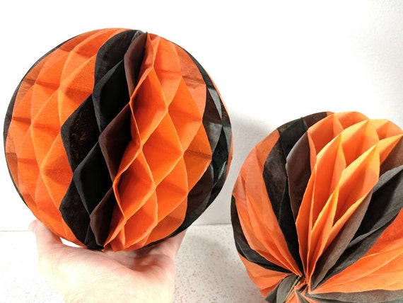 Vtg Halloween Honeycomb Tissue Paper Decor Balls Hang From Ceiling Halloween Party