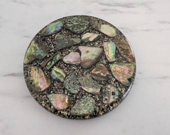 Salvamanteles grande de 20 cm (8 pulgadas) de concha de abulón vintage de Wondermold, plato redondo de resina, decoración de cocina con concha iridiscente, estilo bohemio costero.