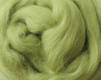 99,-Euro/1kg * 50g pistachio-coloured combed yarn - pure wool (Merino)