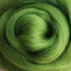 89,-Euro/1kg * 50g leaf green top - pure wool (merino)