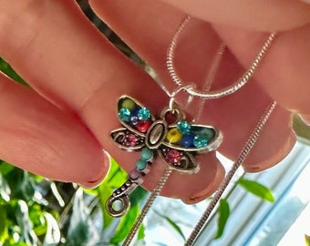 Libellenkette, silber, Libellenschmuck, Geburtstagsgeschenk, Weihnachtsgeschenk, Geschenk für Sie (Wiedergeburt, Erneuerung, Hoffnung, Veränderung und Liebe)