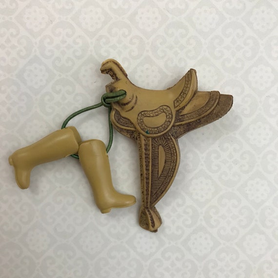 Vintage 1940's Plastic Saddle and Boots Pin/Brooch - image 1