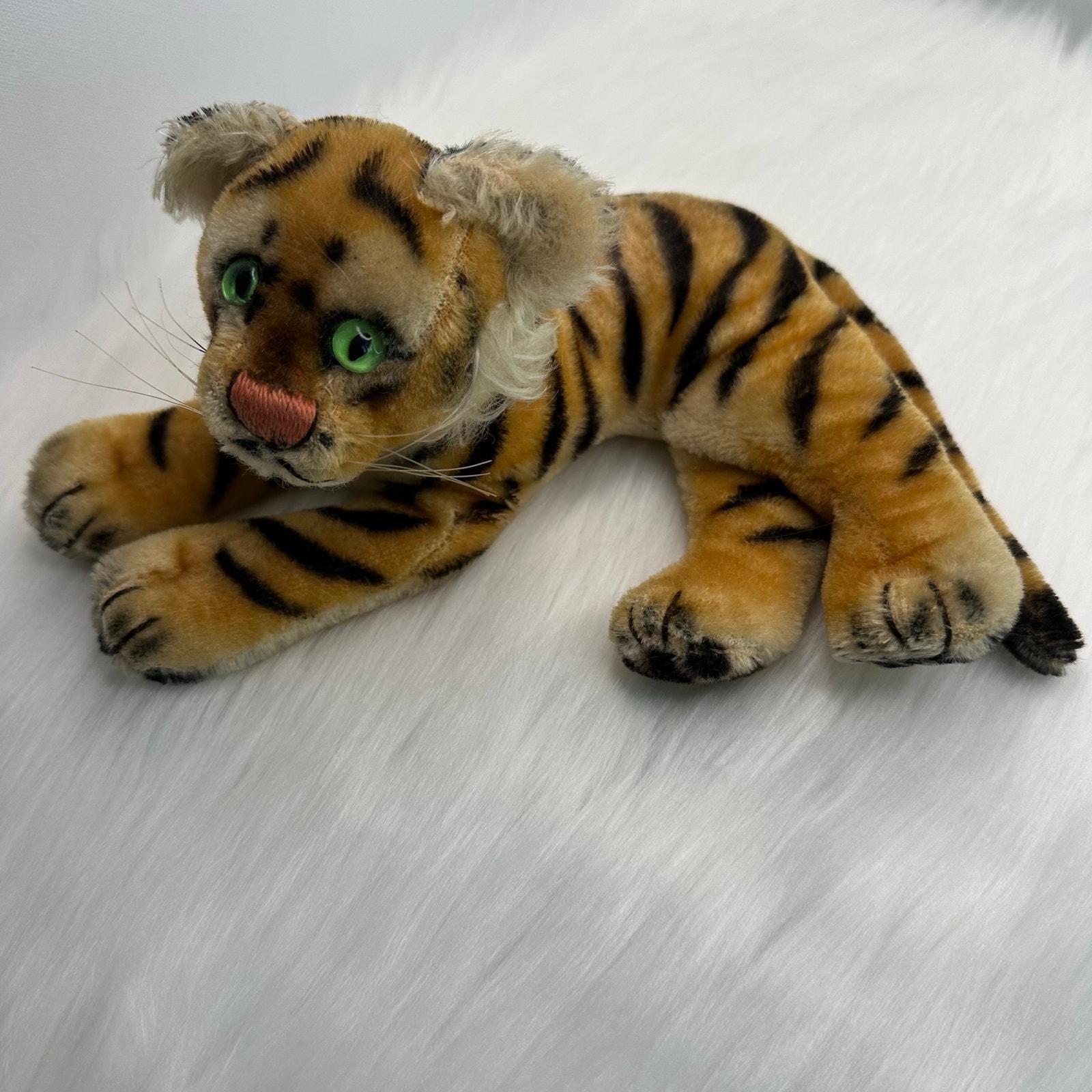 シュタイフ　タイガーのぬいぐるみ Amazon.co.jp: シュタイフ ビリー タイガー 虎 ぬいぐるみ