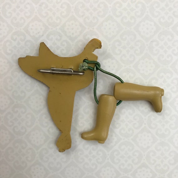 Vintage 1940's Plastic Saddle and Boots Pin/Brooch - image 3