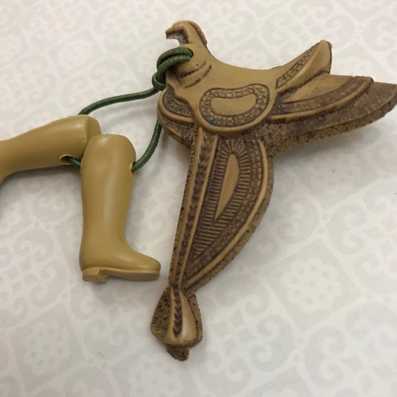 Vintage 1940's Plastic Saddle and Boots Pin/Brooch - image 2