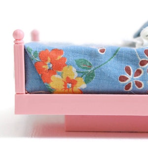 Pink Dollhouse Bed with Blue Floral Bedding, Plastic, 1:12, Vintage image 3