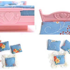 Pink Dollhouse Bed with Blue Floral Bedding, Plastic, 1:12, Vintage image 8