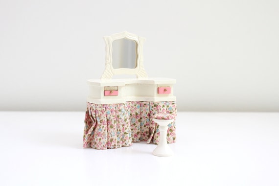 dollhouse vanity & stool