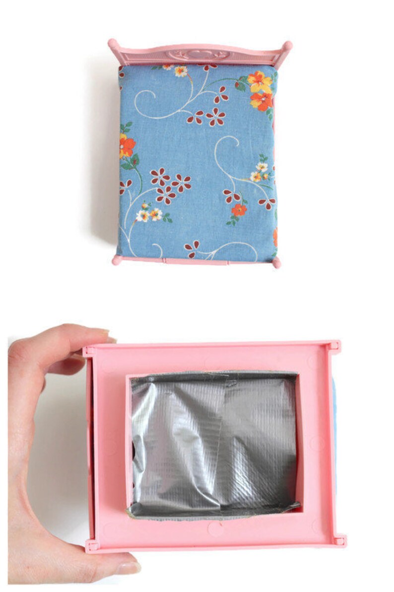 Pink Dollhouse Bed with Blue Floral Bedding, Plastic, 1:12, Vintage image 10
