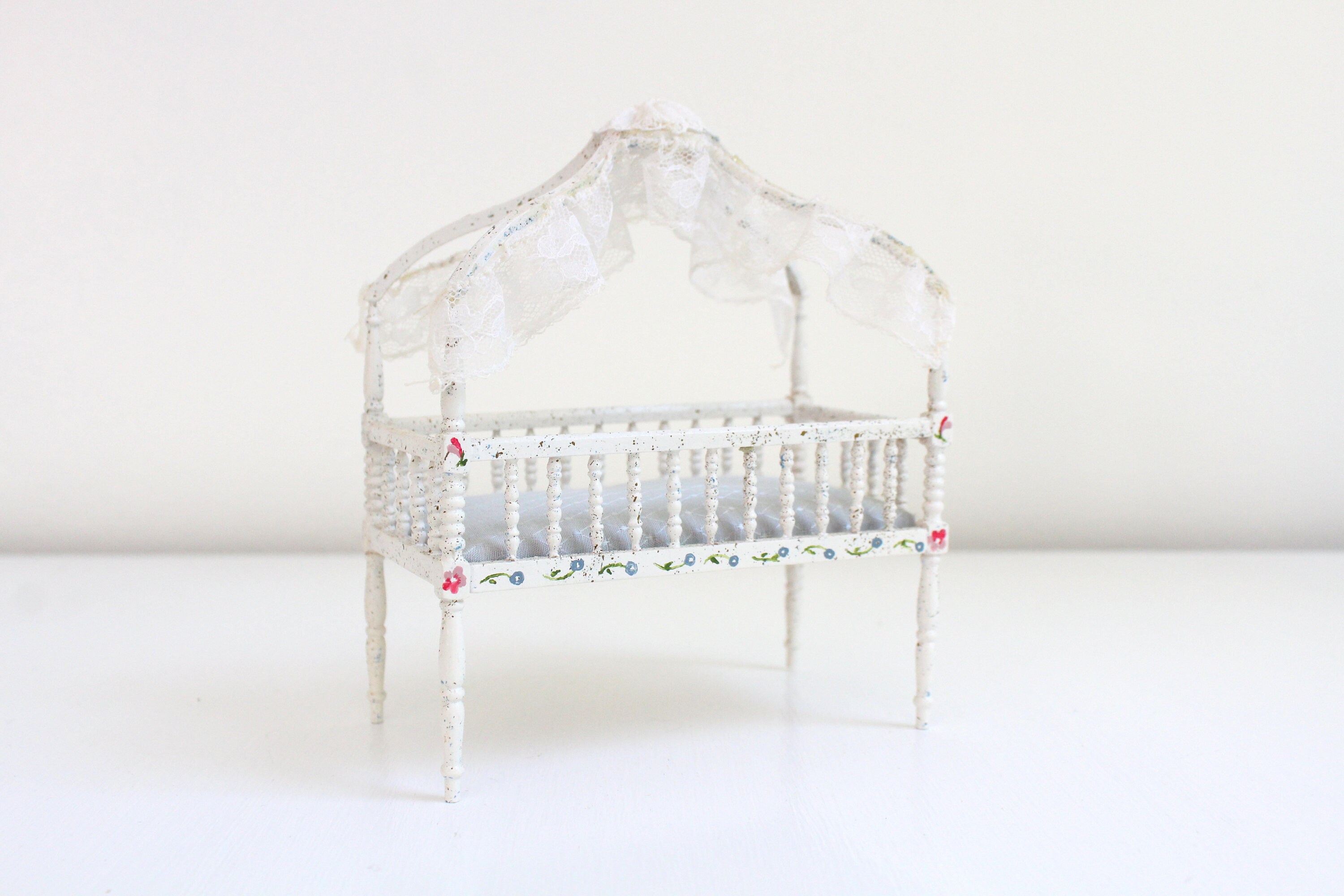 dollhouse crib