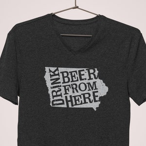 Craft Beer Shirt- Iowa- IA- Bier trinken von hier- Damen V-Ausschnitt T-Shirt