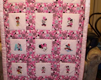 MINNIE MOUSE QUILT