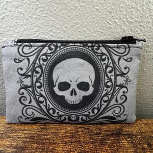 Monedero con forma de calavera