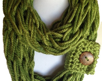 Knit scarf, Green knit scarf, Chunky knitted scarves, bulky scarf, knit infinity scarf, womens gift, green infinity scarf, gift for mom, her