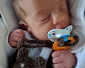 Crochet pacifier holder, pacifier holder, baby accessories, baby pacifier, fabric button, bird, Heart, Flower, Bear, Football