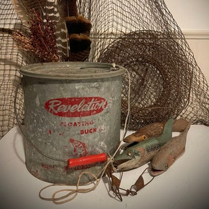 Red Minnow Bucket Fishing Rigging - Revelation Fly Fishing Fisherman Decor Cricket Minnow Bucket - Angler's Live Bait Galvanized Wade Bucket