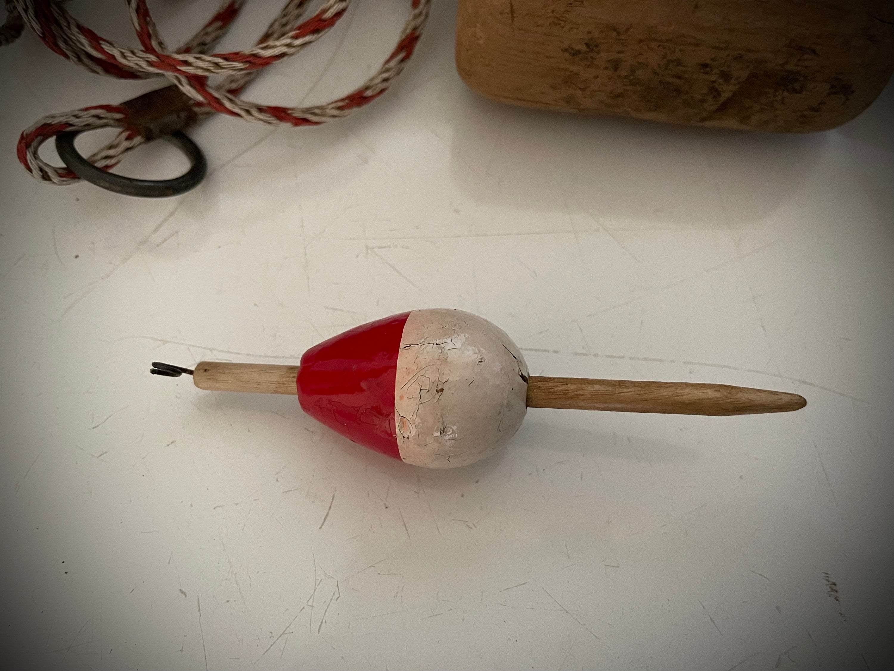 Wooden Bobber Red White - Vintage Fishing Lure Tackle Float - Old  Fisherman’s Perch Rigging - Boat House Decor - Ice Fishing Wooden Bobber