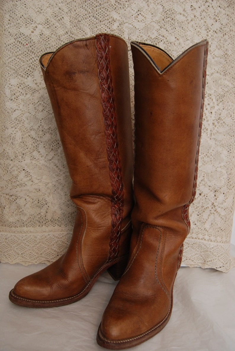 Cow Girl Western Attire Bermans Cowgirl Braid Riding Boots Cowboy Leather Bermans Boots Size 6.5 American West Country Western Boots