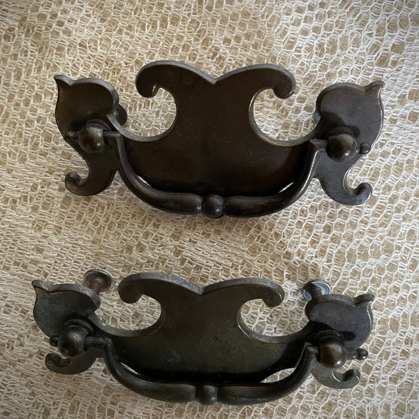 Chippendale Drawer Pulls - Bronze Swan Neck Type Colonial Drawer Hardware - Federal Style Furniture Dresser Drawer Handles - Set of 2 pulls