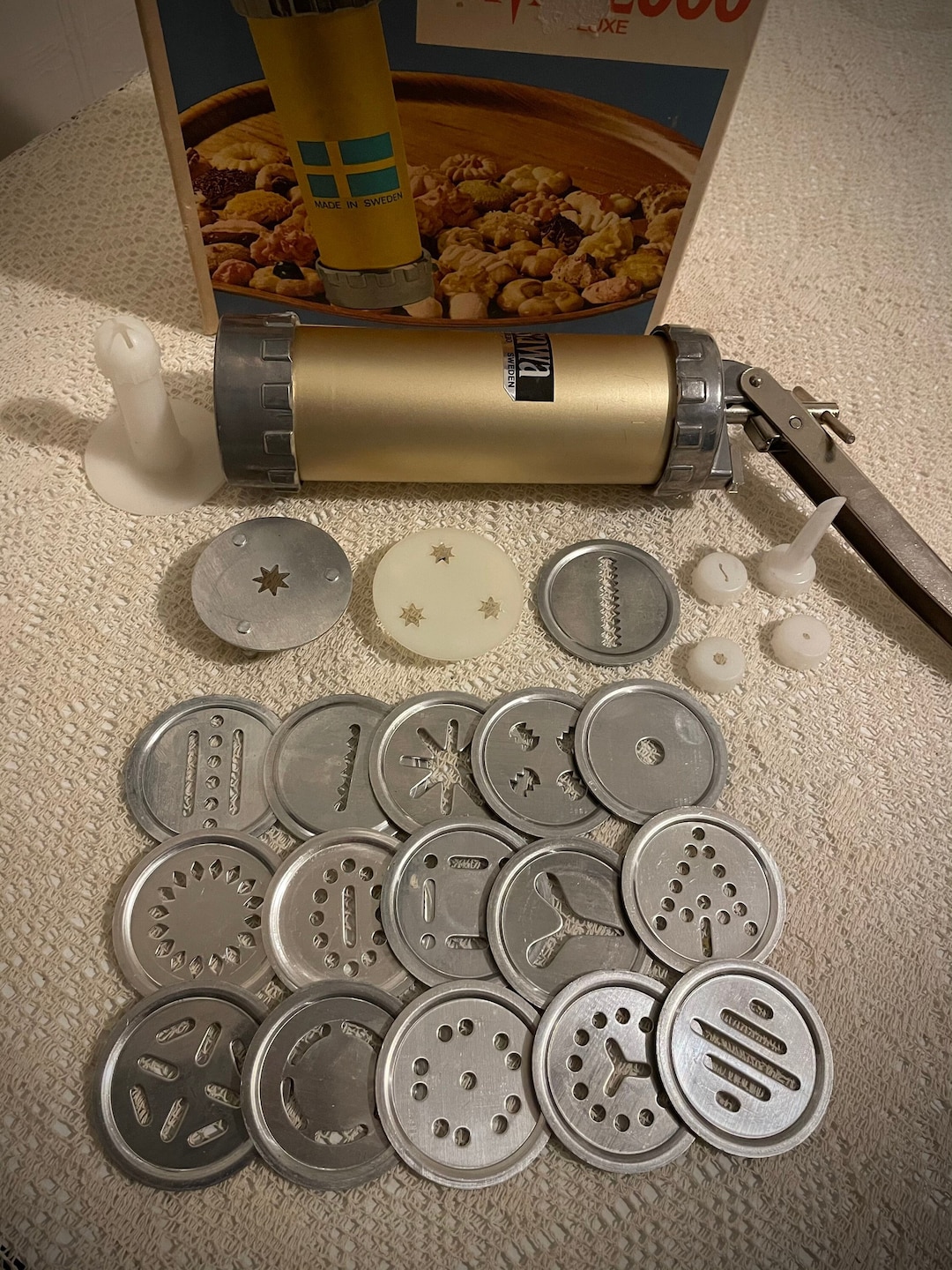 Sawa Cookie Gun Sweden 16 Disc Pastry Press Ratchet Trigger Handle