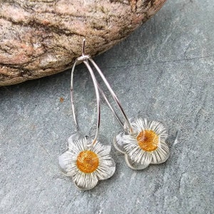 Small White Daisy flower Resin Earrings