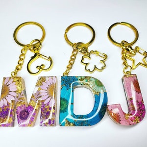 Resin Letter Keyring (A-Z) with initial, Flowers and Bag Clip, Resin, Floral, Keychain, Glitter, Gold Flake, Wedding Favours, Gift Ideas