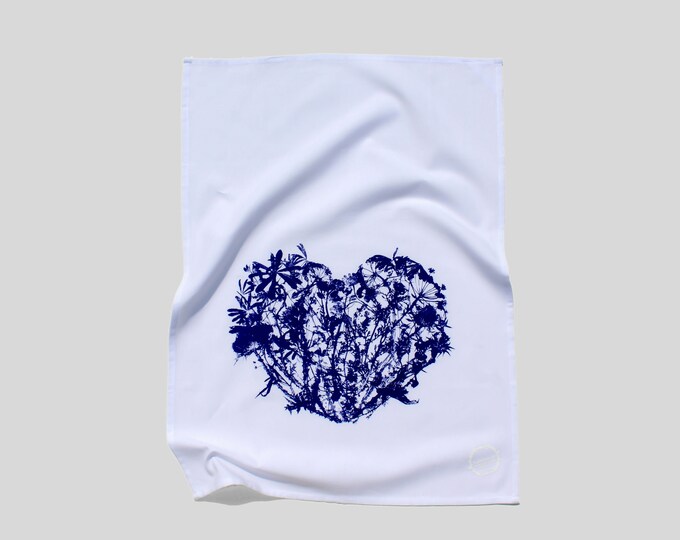 WILDFLOWERS HEART - hand printed tea towel /Handmade gift / Hand Printed Kitchen / Zero Waste Gifts / Housewarming Gift / Dishtowel art
