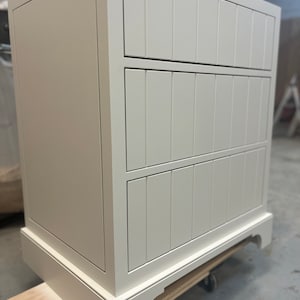 Mueble de baño de madera maciza pintada de arce