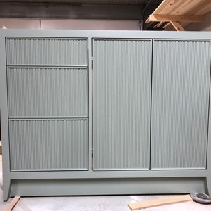 Ahorn reeded Waschtisch auf Bestellung gebaut
