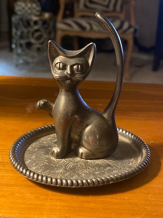 Silver plated cat ring holder