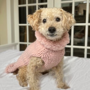 Maglione per cani rosa / lavorato a mano / misto lana + finiture in pelliccia sintetica