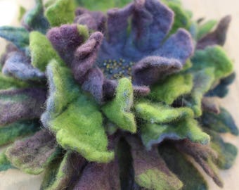 Green Chrysanthemum Brooch