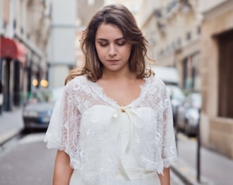 wedding Capelet - chantilly lace - ivory
