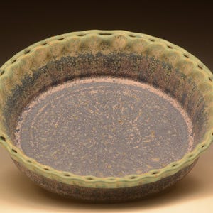 Handmade Stoneware Pie Dish. Wheel Thrown Ceramic Pie Plate.