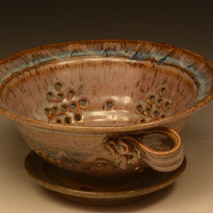 Berry Bowl. Handmade Stoneware.