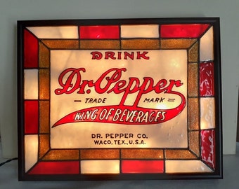 Enseigne Dr. Pepper peinte à la main aspect vitrail lumineux