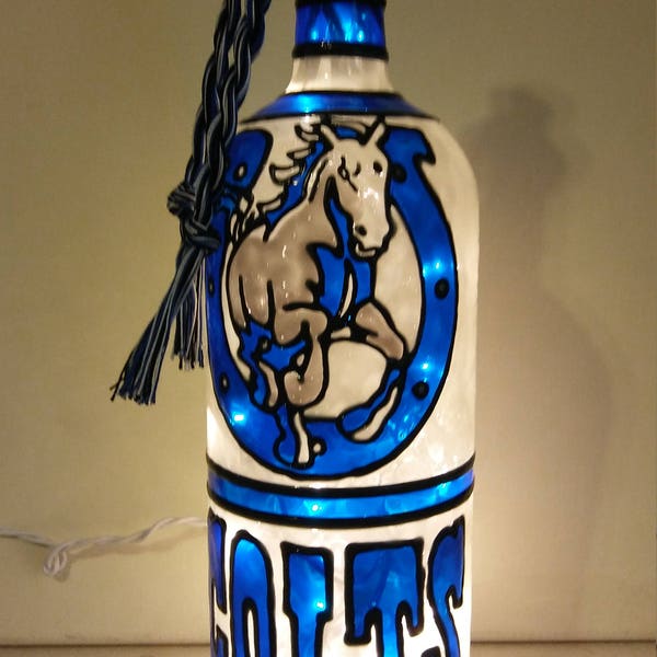 Indianapolis Colts inspiré bouteille lampe vitrail look peint à la main allumé