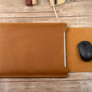 Custodia in pelle per Macbook con tappetino per mouse, borsa per il trasporto di laptop PC Simplism, regalo vintage in pelle Crazy Horse personalizzato fatto a mano