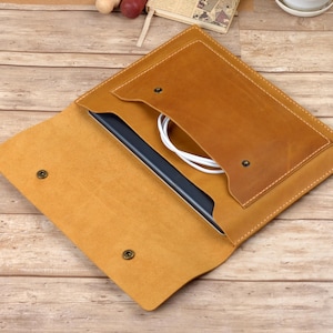 Handmade Crazy Horse Leather Macbook Sleeve with Cable Pocket