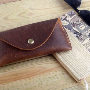 Funda de cuero para gafas de sol, soporte de gafas de cuero personalizado, estuches de gafas personalizados de cuero Crazy Horse, regalo de cuero portátil al aire libre