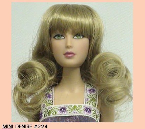 SALE! SALE Monique Doll Wig size 4 New in Box ~ HEATHER ~ Pale Blonde ~ SALE
